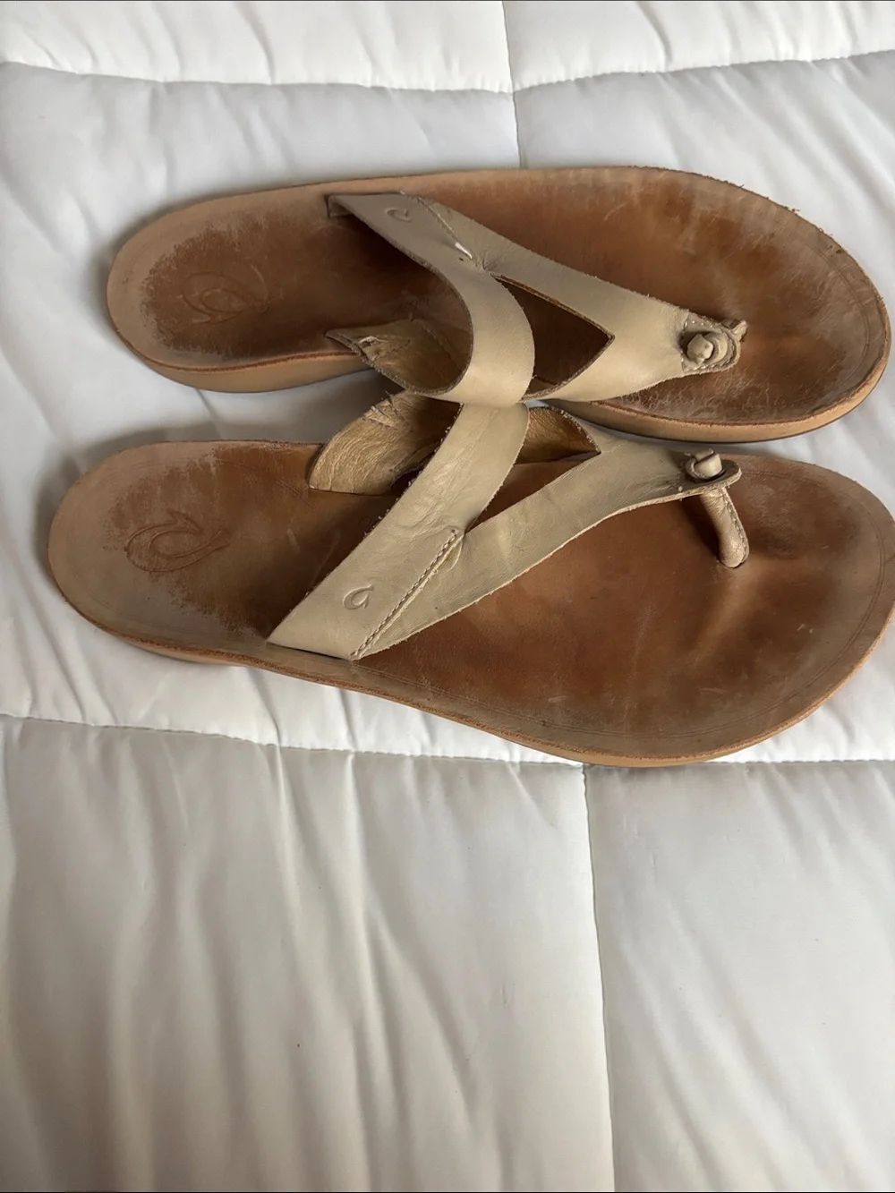 OluKai Kaekae Ko'o leather sandals